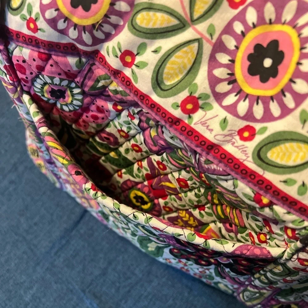 Vera Bradley Large Travel Tote with 6 Inside Pockets Viva La La Green Flowers - Picture 7 of 12